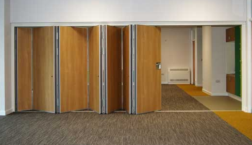 Partisi Ruangan Lipat