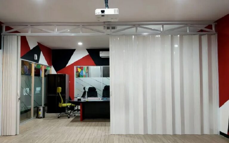 Partisi Lipat Ruang Meeting