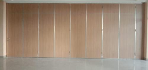 Partisi Lipat Semi Redam