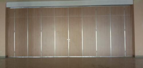 Partisi Lipat Semi Redam